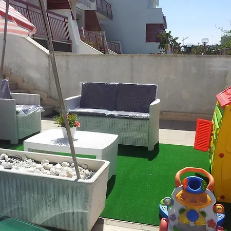 לינה וארוחת בוקר Palese בארי